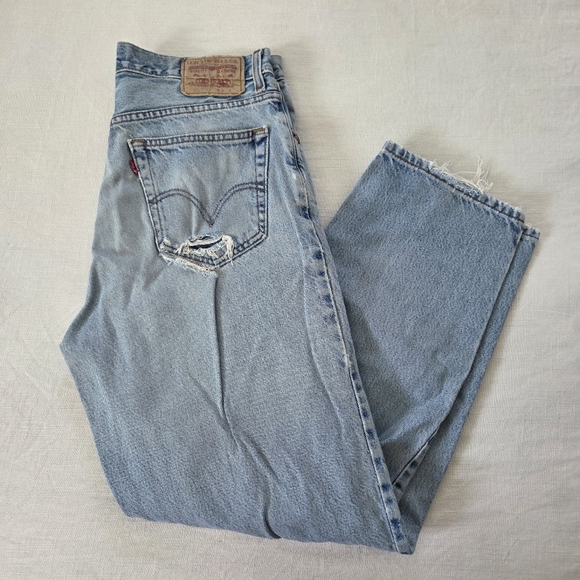 Levi's Other - Vintage Y2k LEVI'S Men's Light Blue Jeans 33x32 33 Inch Waist 560 Fit Loose